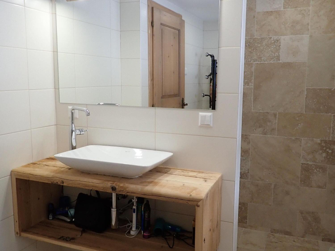 Bathroom 3, Farmhouse in Weisspriach near Mountain Lakes, Tamsweg