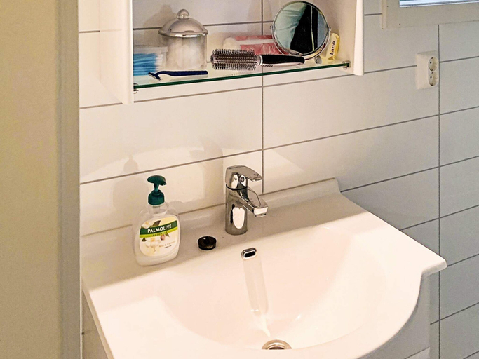 Bathroom 4, 6 Person Holiday Home in Ostereidet, Lindås