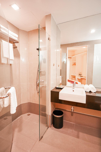 Bathroom 11