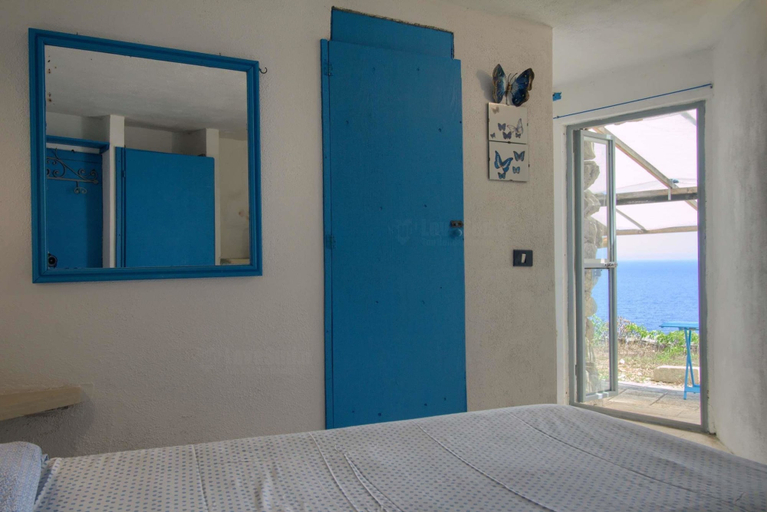 Bedroom 2, Rural Ocean Front Experience, Lecce