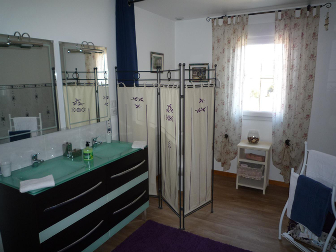 Bedroom 3, Le Verger du Sausset, Côte-d'Or