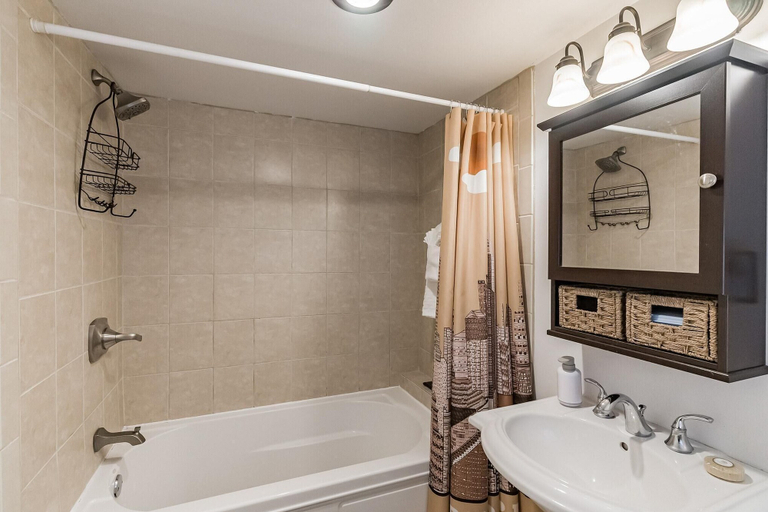 Bathroom, 564 1/2 North Judson, Philadelphia