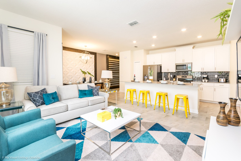 8939 Stinger Drive, Osceola