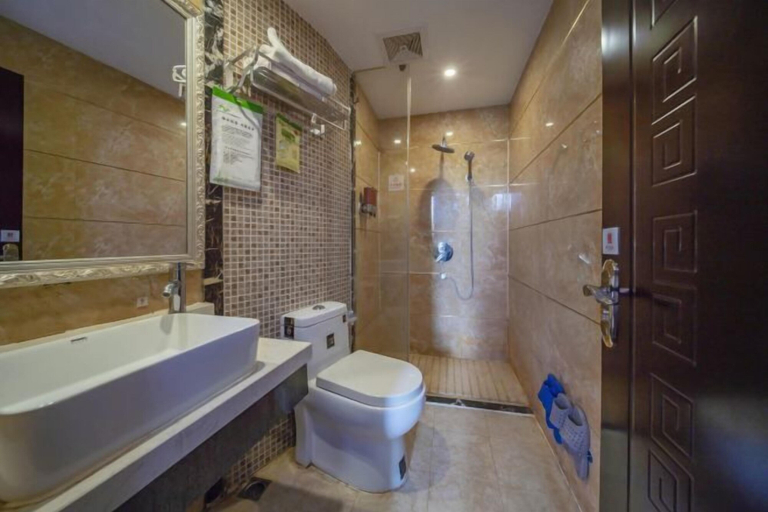 Bathroom 22