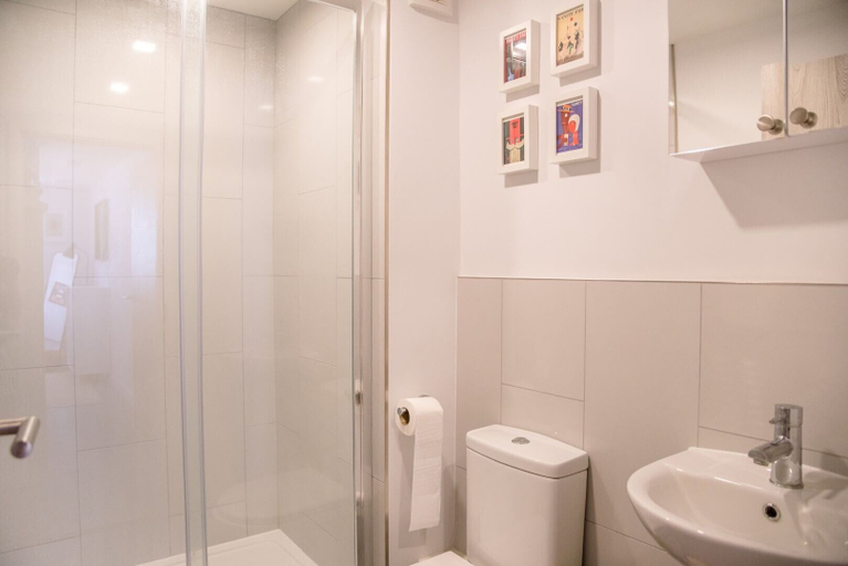 Bathroom 4, Sutton House, Woodbridge, Suffolk