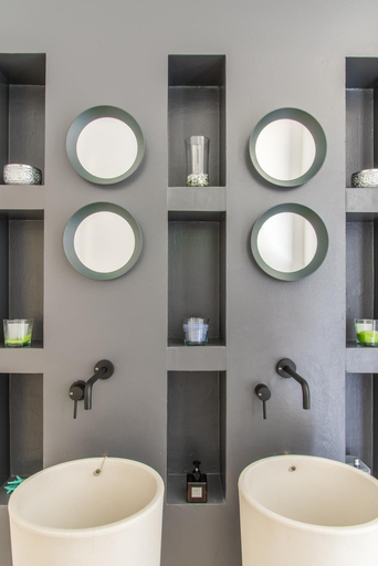 Bathroom 4, Villa Carovigno, Brindisi