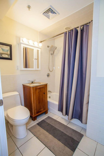 Bathroom 3, Luxe Condo Back Bay Boston-3 Bedrooms & 2 Baths, Boston