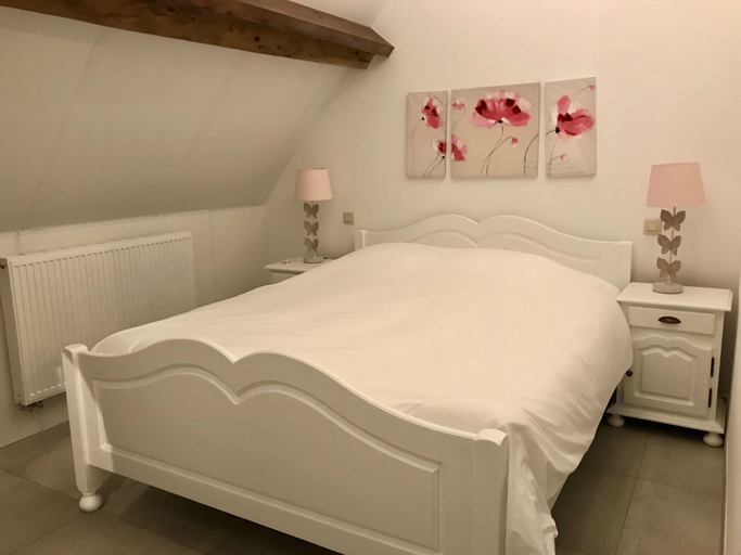 Bedroom 4, Cense de Lalouette, Hainaut