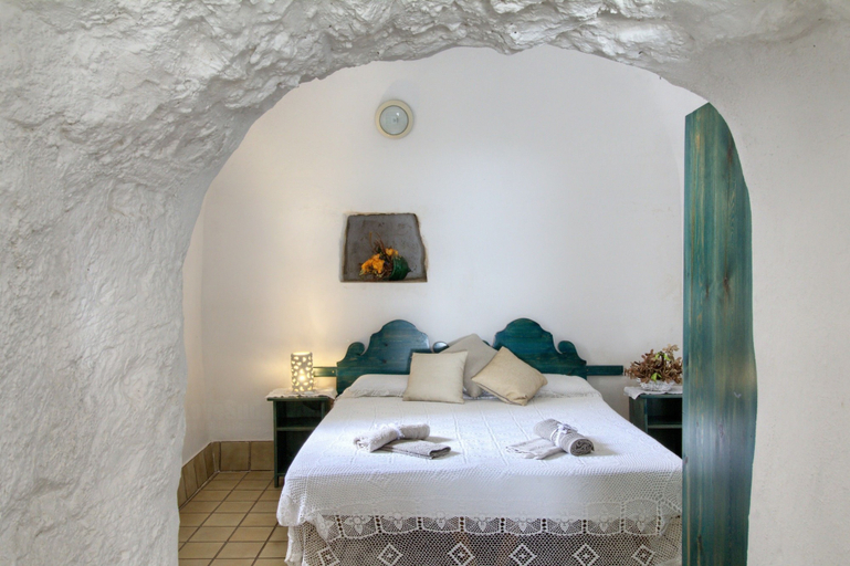 Bedroom 4, Trullo Ulivo Pool Complex, Lecce