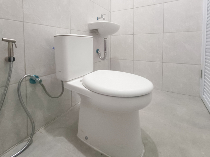 Bathroom 12