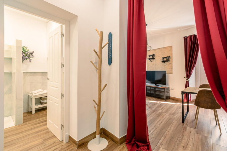 Others 4, Green-Apartments Mansion Blue Catedral, Sevilla