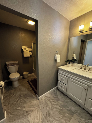 Bathroom 5, Ocean Cove Lodge, Sonoma