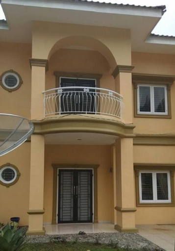 Exterior 4
