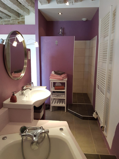 Bathroom 3, Maison d'Eusebia, Jura