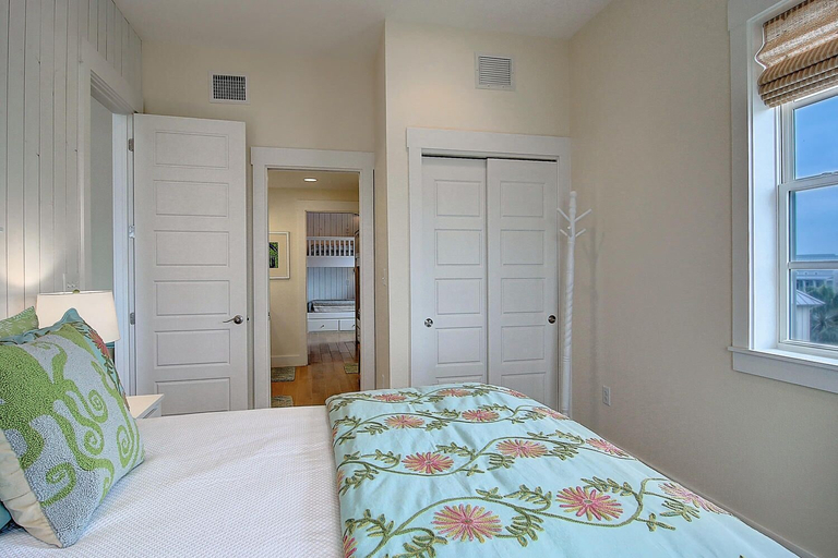 Bedroom 3, Happy Crab TC 3301, Nueces