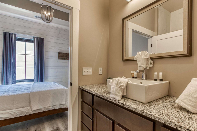 Bathroom 3, The Historic Central Hotel, a New Hotel Collection Property, Sevier