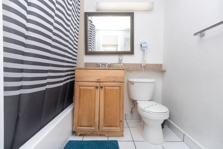 Bathroom 3, 542 Ocean View Hollywood Beach, Broward