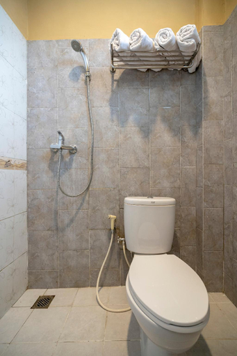 Bathroom 5, Dante GuestHouse, Gianyar