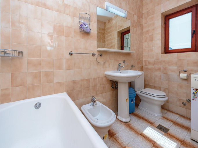 Bathroom 4, Villa Anka - Five-Bedroom Villa with Terrace and Swimming Pool, Pojezerje