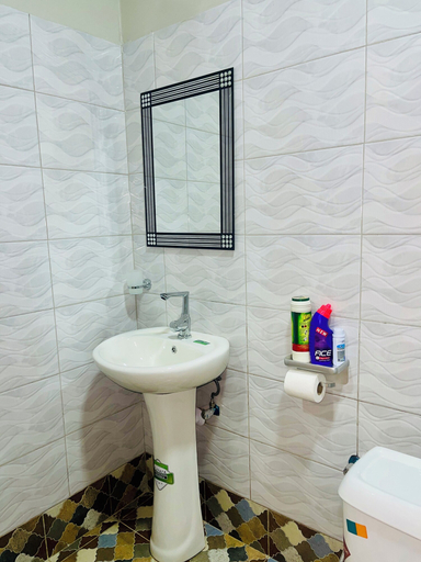 Bathroom 3, Luxury One Bedroom Apartment Kampala Uganda., Kampala