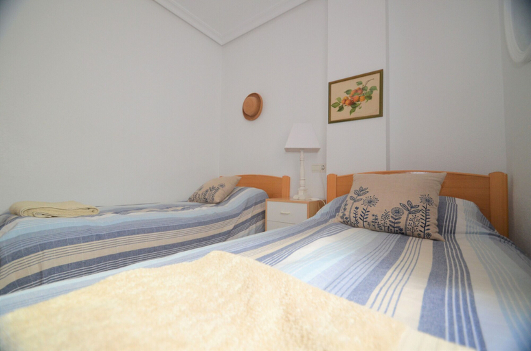 Bedroom 2, 055 Paradise Vacation - Ac/wifi, Alicante