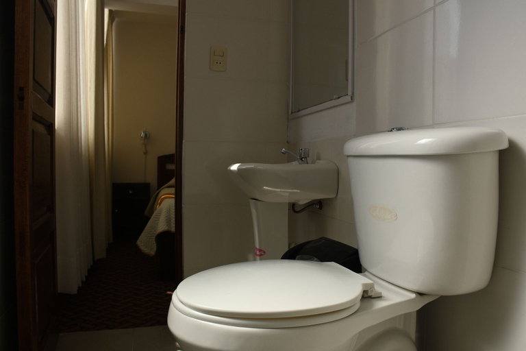 Bathroom 3, EXPRESS HOTEL, Pedro Domingo Murillo