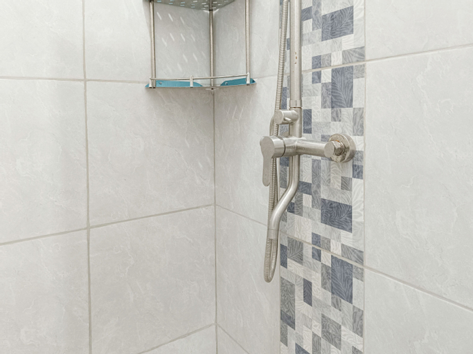 Bathroom 17