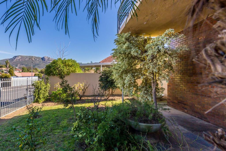 Others 2, AJEE B&B, Cape Winelands