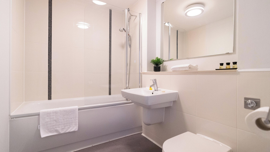 Bathroom 4, Cotels at the Hub Serviced Apartments, Milton Keynes