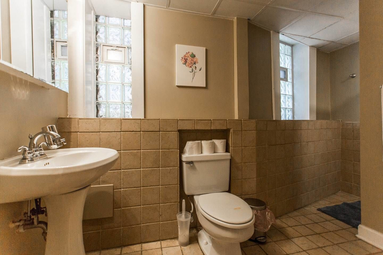 Bathroom 3, Safe Spacious Mansion Indowntown, Cook