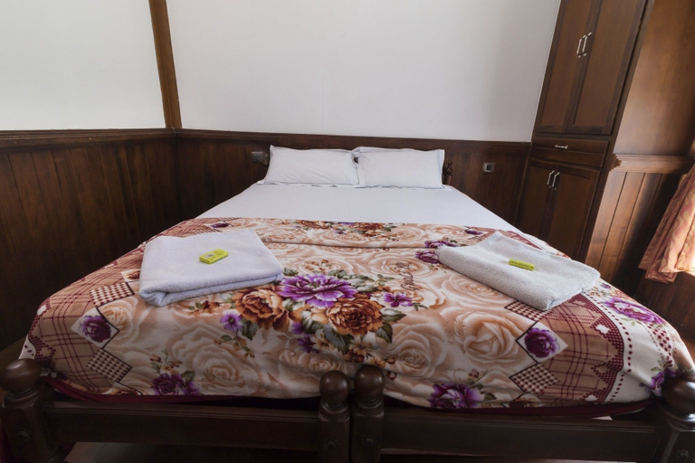 Bedroom 3, GuestHouser 3 BHK Houseboat 1b08, Kottayam