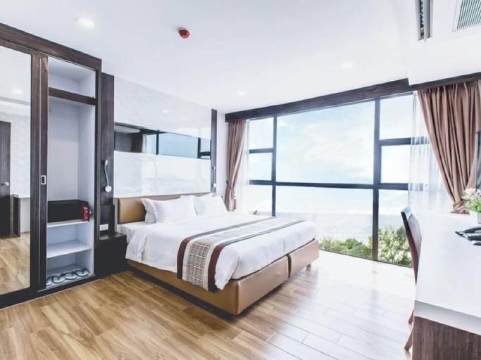 Bedroom 3, Golden Jomtien Beach Hotel, Pattaya