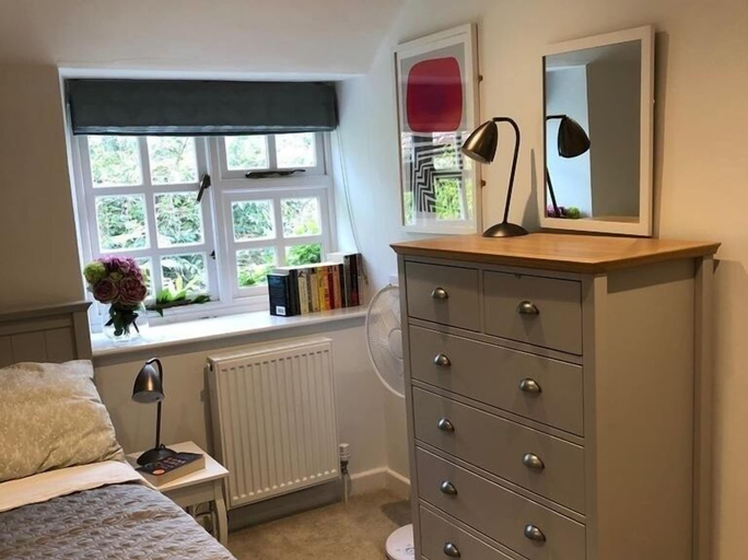 Bedroom 2, The Cottage, Lower St, West Chinnock, Somerset