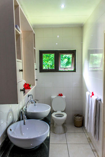 Bathroom, Surf Tropical Villa Takamaka
