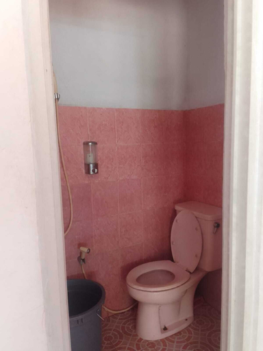 Bathroom, Hotel O Taman Duta Syariah, Depok