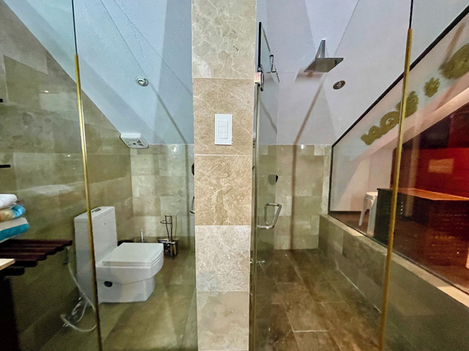 Bathroom 2, 3bedroom Penthouse at Asiana Villas, Malay