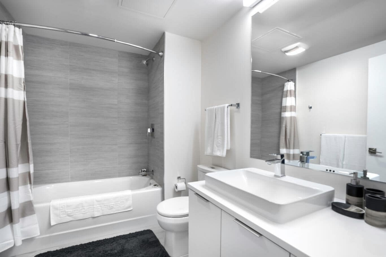 Bathroom, Luxurious Studio in the Seaport District, Boston