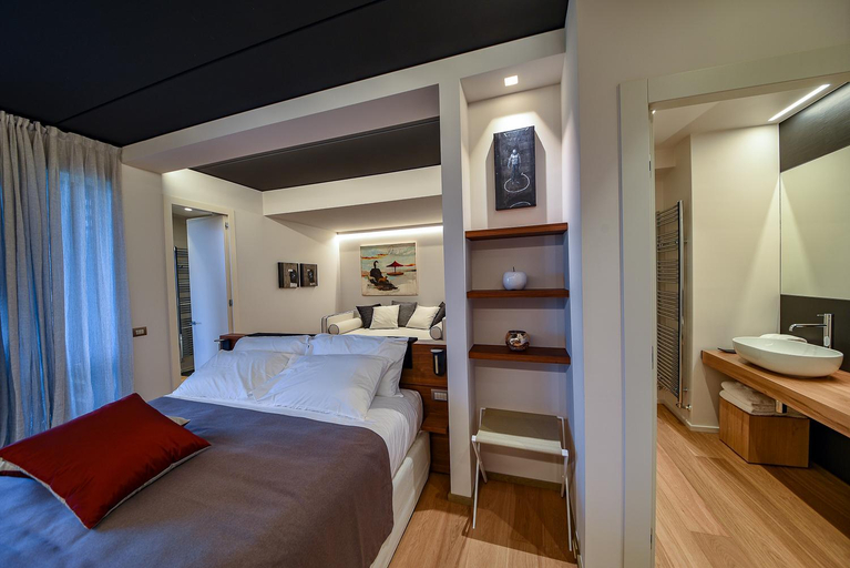 Others 3, Relais Le Rocche, Cuneo