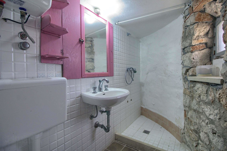 Bathroom, Rural Ocean Front Experience, Lecce