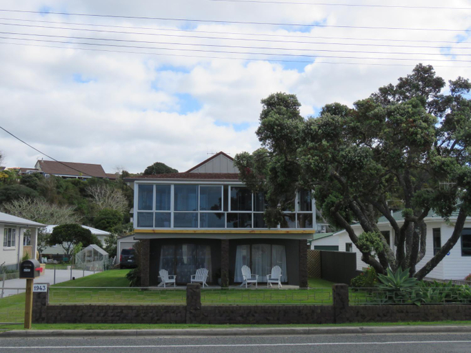 Others 4, Pohutukawa Bach, Whangarei