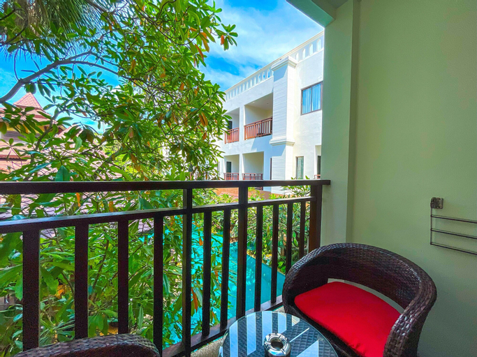 Exterior & Views 26