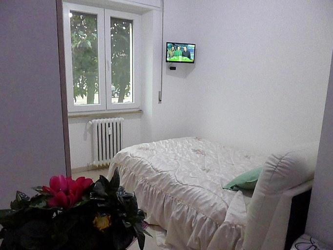 Others 4, Monaco Rooms, Verona