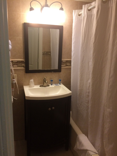 Bathroom, Hollywood Beach Resort- Beautiful Large Studio , Simply the Best Value, Broward