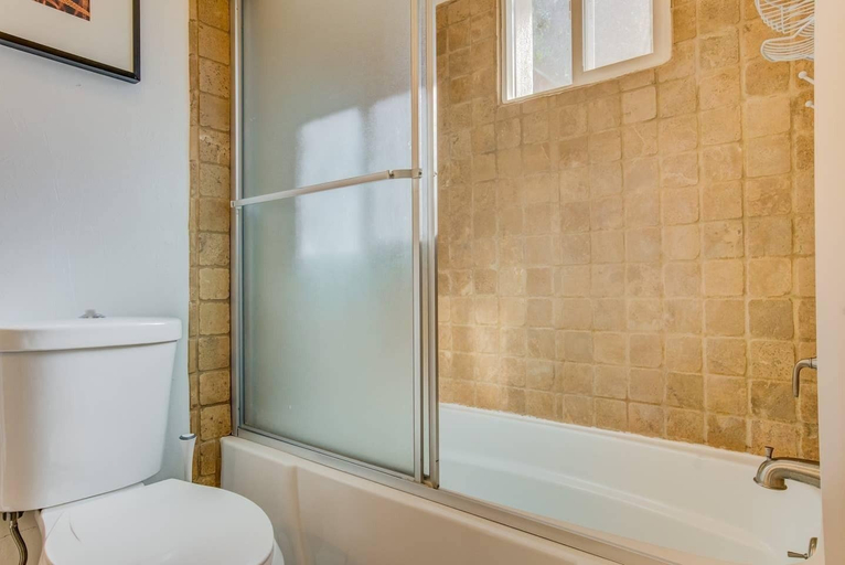 Bathroom 3, Downtown Practical & Pet-friendly Easy & Sensible, El Paso