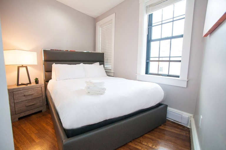 Bedroom 2, Boston Back Bay Brand New Condo Sleeps 8, Boston