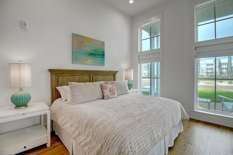 Bedroom 2, Loo-sea Goo-sea TC 9102, Nueces