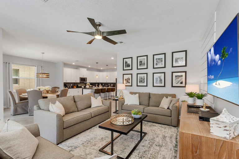 2780 Bookmark Drive, Osceola