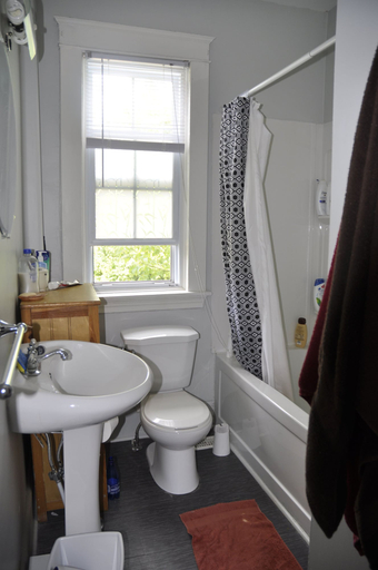 Bathroom, Moncton Suites - 79 Maple Street, Westmorland