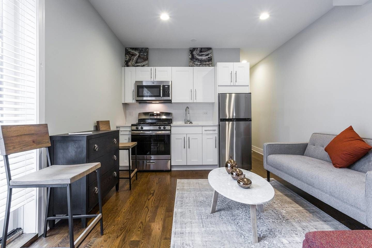 Others 5, Comfy Executives Studio, Cook