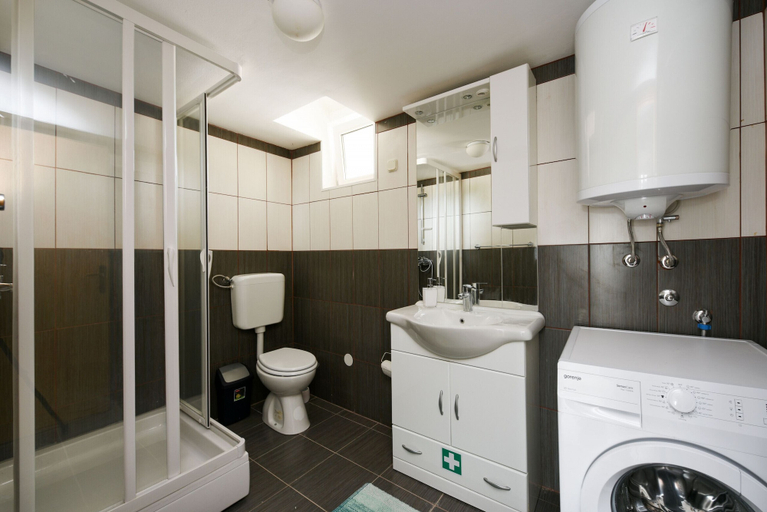 Bathroom, Villa Mandarin, Benkovac